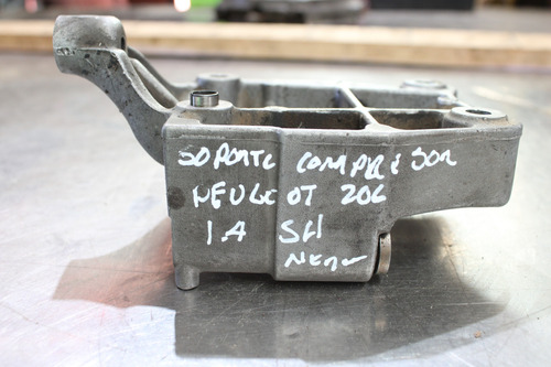 Soporte Compresor Peugeot 206 2002 Std 1.4 9628584080 S4851 (Usado)