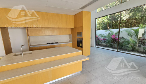 Casa En Venta En Lagos Del Sol Cancun
