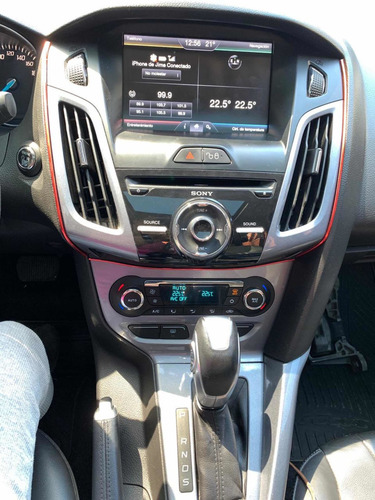 Ford Focus Titaium Automatico Sedán
