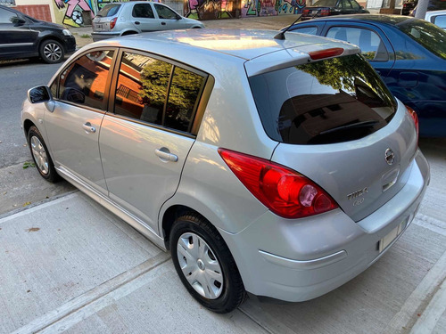 Imagen 13 de 15 de Nissan Tiida 1.8 Visia 5 P 2013