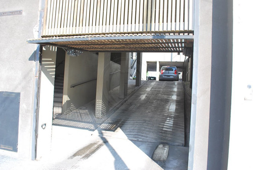 Imagen 2 de 10 de Bustamante Prop Tigre Centro 11008 Cochera Venta