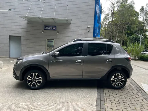 Renault Stepway 1.6 Intense Automática