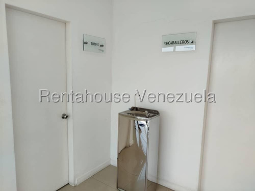 Alquiler De Departamento En. Santa Eduvigis #25-10867