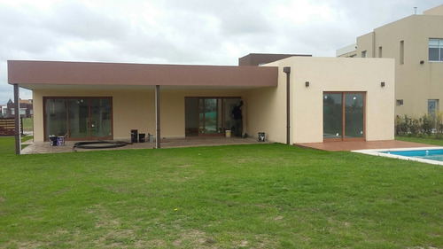 Venta Casa 4 Ambientes Con Pileta Barrio Don Joaquin