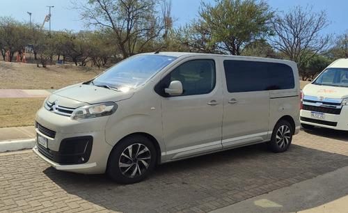 Alquiler De Vans Con Chofer: Turismo, Traslados Vip Y Ejec