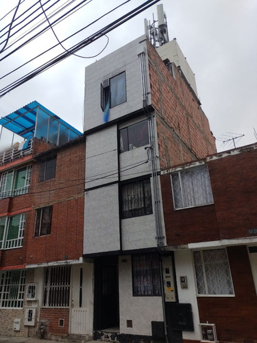 Venta De Casa, 2 Apartamentos Independientes, Contrato Con Antena De Telecomunicaciones