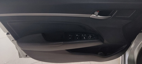 Imagen 15 de 15 de Hyundai Elantra 2017 2.0 Limited Tech Navi At
