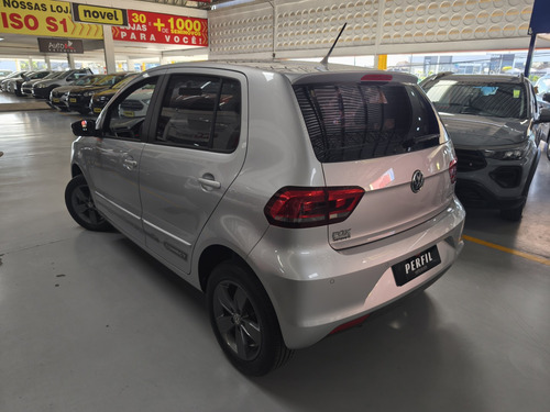 Volkswagen Fox 1.6 MSI TOTAL FLEX CONNECT 4P I-MOTION