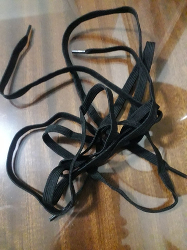 Imagen 3 de 4 de Cordones Para Championes Blancos Y Negros U.s.a Largos