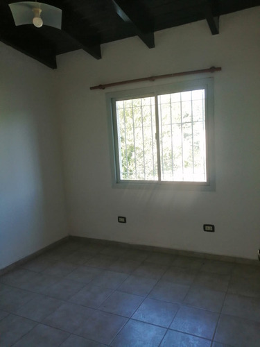 Oportunidad Dueño Vende Por Viaje, Cómodo Dúplex 3 Ambientes Con Cochera.