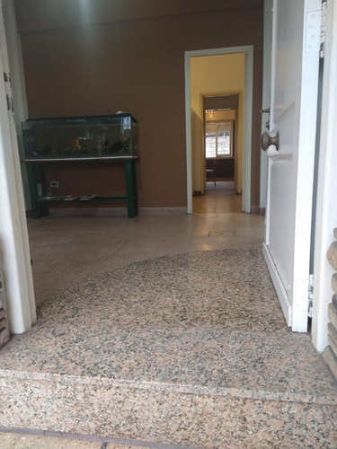 Venta O Permuta Casa Ubicada En San Justo, La Matanza. Barrio San Nicolás.