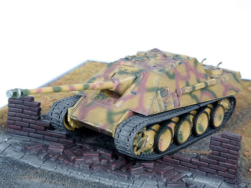 Imagem 3 de 5 de Sd.kfz. 173 Jagdpanther Com Diorama - 1/76 - Revell 03232