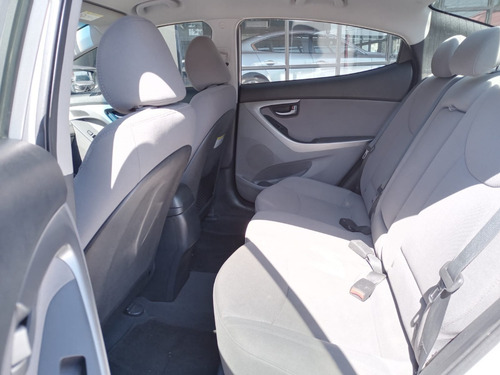 Imagen 4 de 13 de Hyundai Elantra Gls Premium 4869
