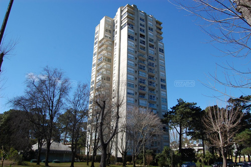 Imagen 2 de 18 de Apartramento 2 Dormitorios Parquemar Bosque Piscina Departamento En Venta Ubicado En Roosevelt, Punta Del Este, Punta Del Este / Maldonado
