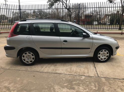Imagen 6 de 10 de Peugeot 206 Sw Confort 1.6 2006