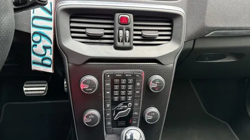 Volvo V40 T4 DRIVE-E R DESIGN HB SEC 2,0