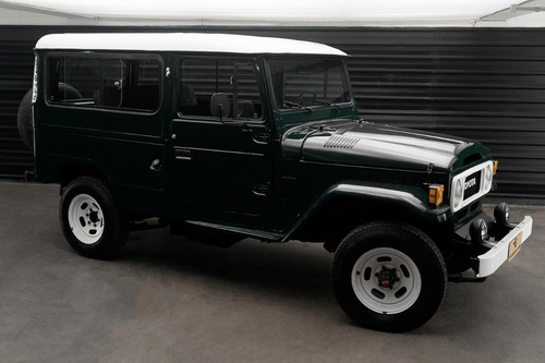 Imagem 4 de 11 de 1983 Toyota Bandeirante