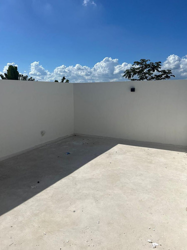 Townhouse En Venta De 2 Habitaciones Con Roof Top En Montebello