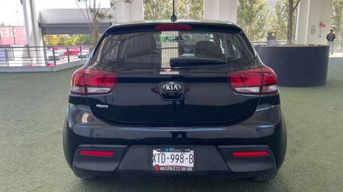 Imagen 5 de 14 de Kia Rio Hatchback