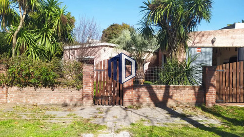 Casa En Venta, Maldonado, A Pasos Del Centro, Excelente Orientacion Solar