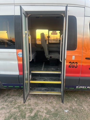 Ford Transit 2.2 Pasajeros Larga Techo Alto Custom Mt