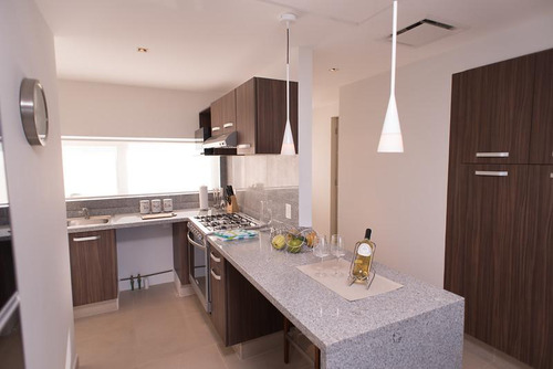 Departamento En Venta, 2 Recámaras, Piso 16 4, En Malecón Américas Cancún.