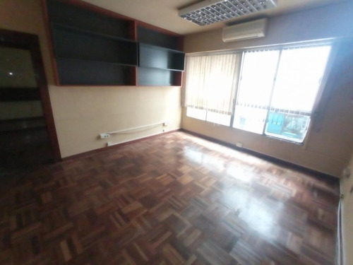Imagen 9 de 18 de Oficina- Plaza Independencia , 600 M2 , Gge X1, Vista A Tres Frentes , Piso Alto !!