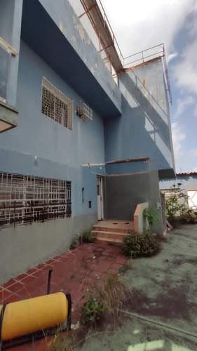 Imagen 2 de 2 de Casa Para Remodelar Totalmente Macaracuay