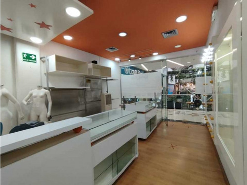Venta De Local Comercial Ubicado En El Centro De Medellín, Piso 2