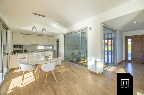 Casa En Venta En Terralagos