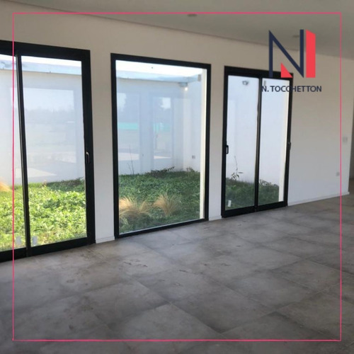 Imagen 3 de 12 de Casa En Venta En Solares De Alvarez