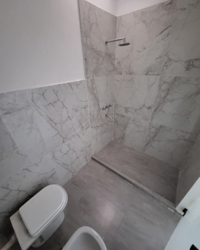 Imagen 13 de 21 de Duplex En Venta De 3 Dormitorios, Galeria Cubierta Con Asador, Cochera Doble