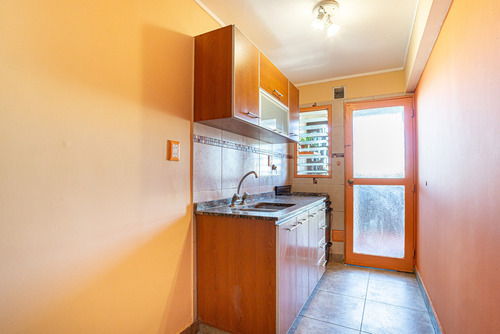 Venta. Dos Ambientes Con Balcon Y Lavadero. Villa Crespo