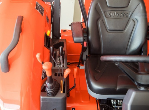 Imagen 2 de 6 de Tractor Kubota M9540 Rops Con Pala Omar Martin