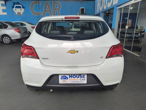 Chevrolet Onix 1.0 MPFI LT 8V FLEX 4P MANUAL