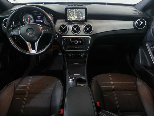 Imagem 6 de 9 de Mercedes-benz Gla 250 2.0 16v Turbo Vision 4p 2015