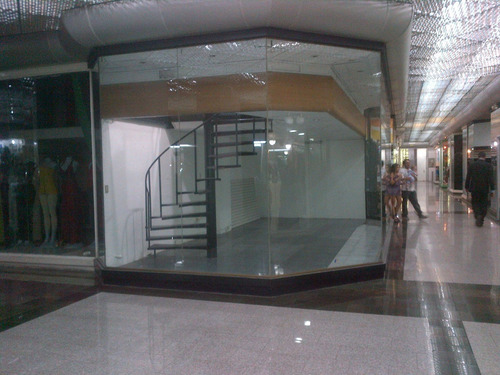 Imagen 6 de 8 de Se Alquila Local Sector Cristal 1ra. Etapa Plaza Las Americas Zt