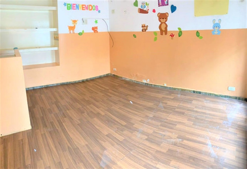 Casa 5 Amb Destino Comercial // Suipacha 353