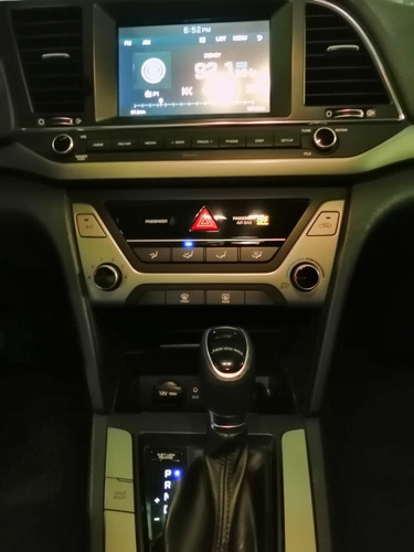 Imagen 15 de 15 de Hyundai Elantra 2018 2.0 Gls Premium At