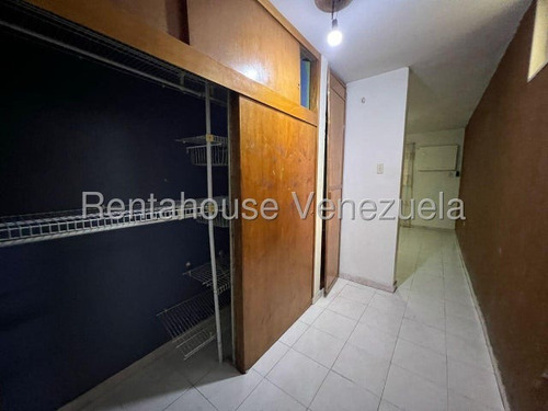 Casa En Venta Urb. Piñonal #25-17208 Rm