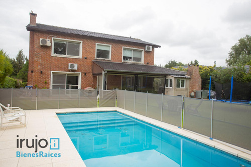 Casa 2 Plantas Super Amplia Piscina Galería Cocina Comedor Apto Crédito Canning!