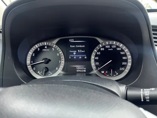Nissan NP300 Frontier 2.5 Le Aa Mt