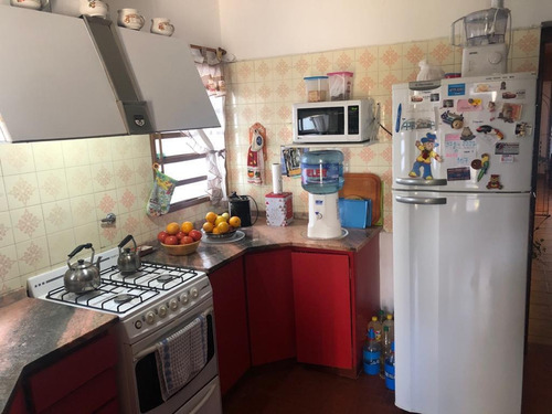 Imagen 8 de 23 de Chalet 4 Ambientes Con Dependencia De Servicio .