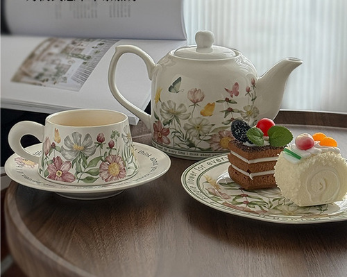 Juego De Taza, Platillo Y Tetera De Café De Lujo.