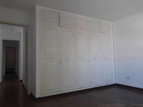 Sobrado No Bairro De Mirandópolis Com 01 Suite E 03 Quartos, 2 Vagas Na Garagem.