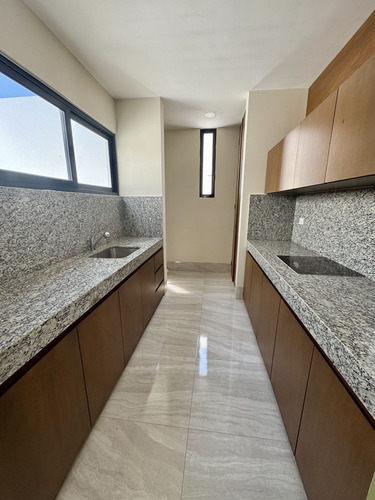 Departamento A Un Costado De La Carretera A Progreso En Privada