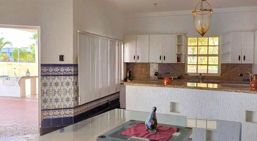 Se Vende Quinta En Puerto Encantado Higuerote- Vm