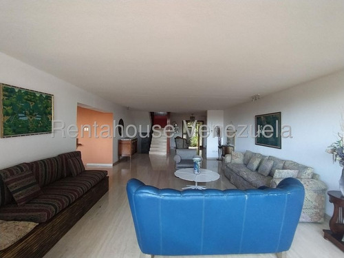 Casa En Venta En Prados Del Este Calle Cerrada Tres Niveles