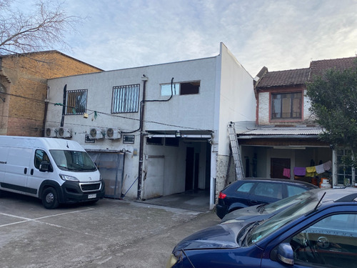 Oportunidad: Oficina Comercial Frente Al Parque O'higgins