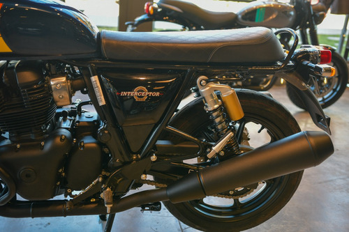 Royal Enfield Interceptor - Barcelona Blue Financiada